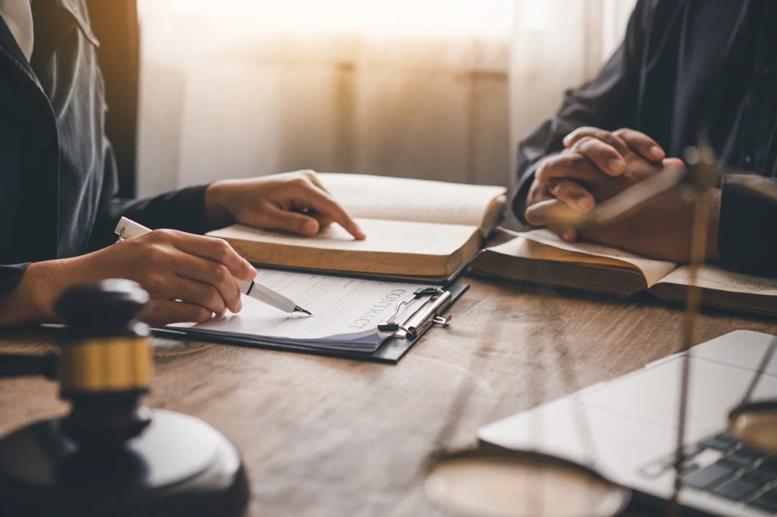 Lawyers give advice about judgment, agreements, justice Customer
